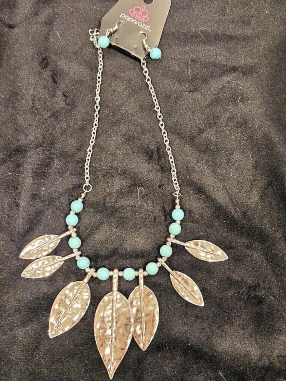 Paparazzi Leaf Pendant Statement Necklace in Silver Tone & Blue Like New